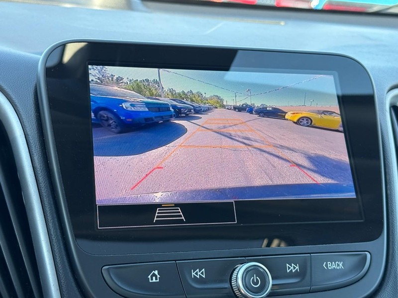 Chevrolet Malibu Vehicle Full-screen Gallery Image 21