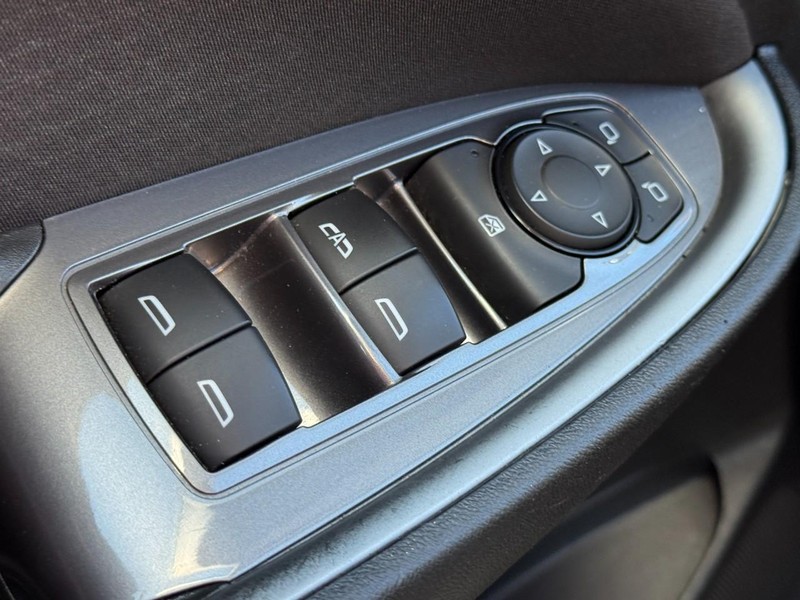 Chevrolet Malibu Vehicle Full-screen Gallery Image 22