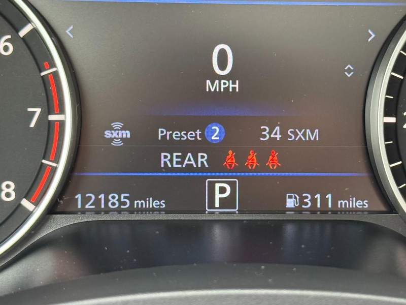 Nissan Altima Vehicle Full-screen Gallery Image 18