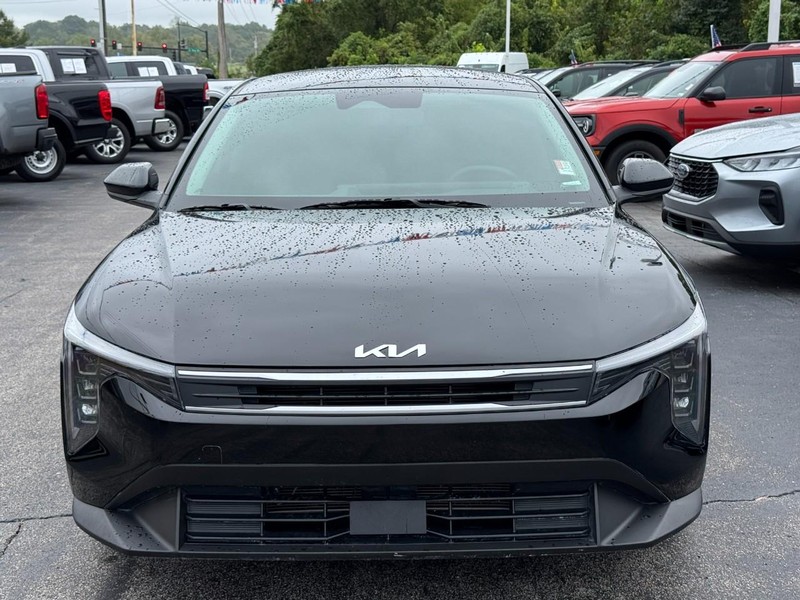 Kia K4 Vehicle Full-screen Gallery Image 09