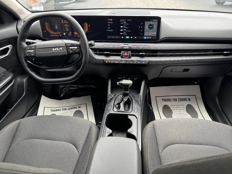 Kia K4 Vehicle Full-screen Gallery Image 11