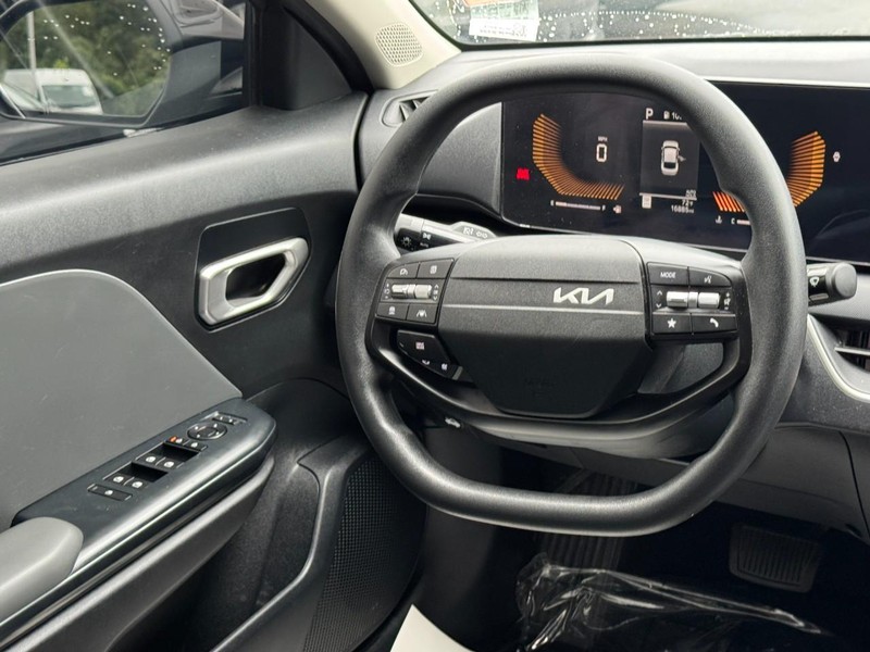 Kia K4 Vehicle Full-screen Gallery Image 12