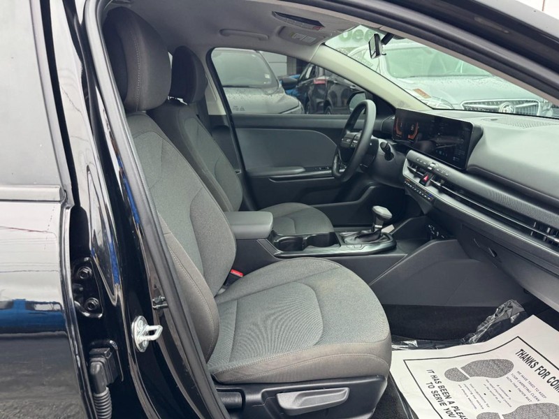 Kia K4 Vehicle Full-screen Gallery Image 15