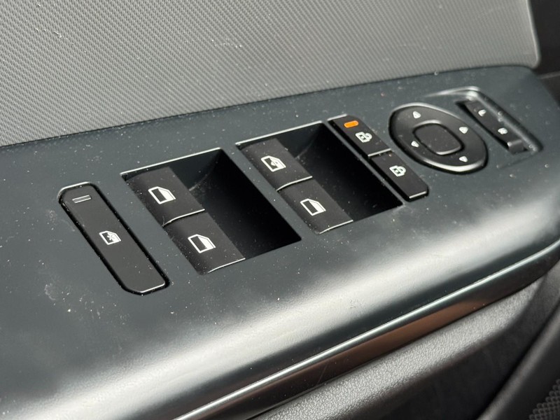 Kia K4 Vehicle Full-screen Gallery Image 21