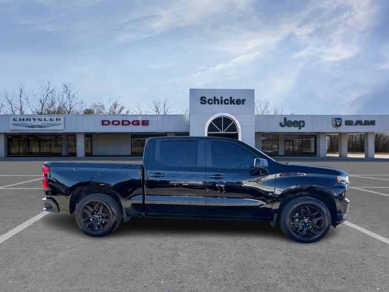 Chevrolet Silverado 1500 LTD Vehicle Full-screen Gallery Image 02