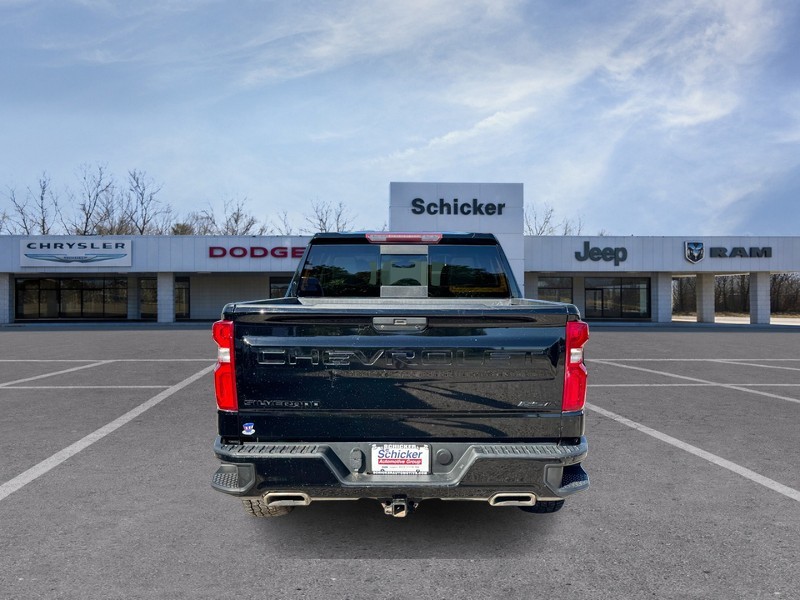 Chevrolet Silverado 1500 LTD Vehicle Full-screen Gallery Image 04