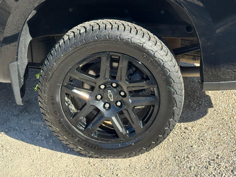 Chevrolet Silverado 1500 LTD Vehicle Full-screen Gallery Image 07