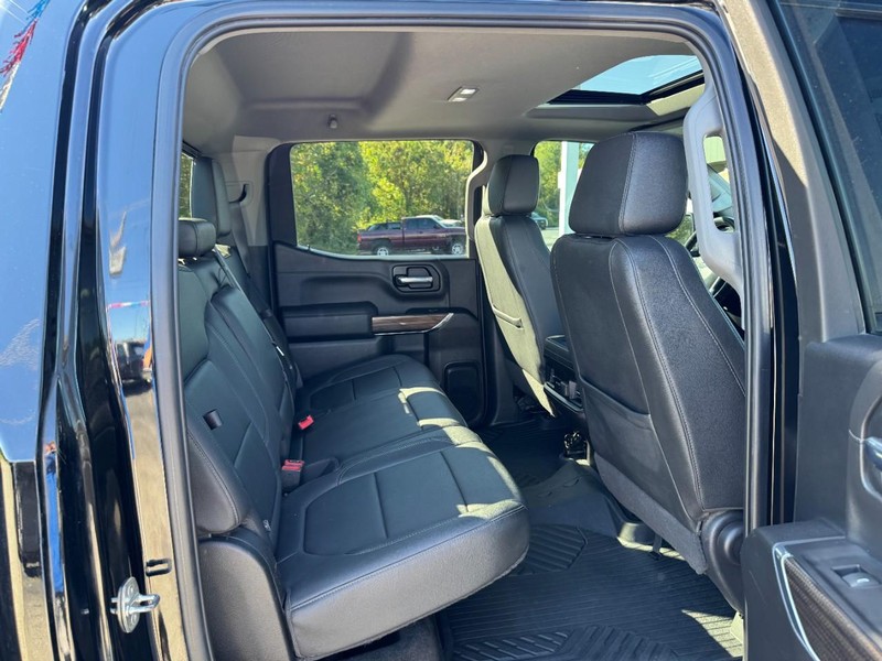 Chevrolet Silverado 1500 LTD Vehicle Full-screen Gallery Image 10