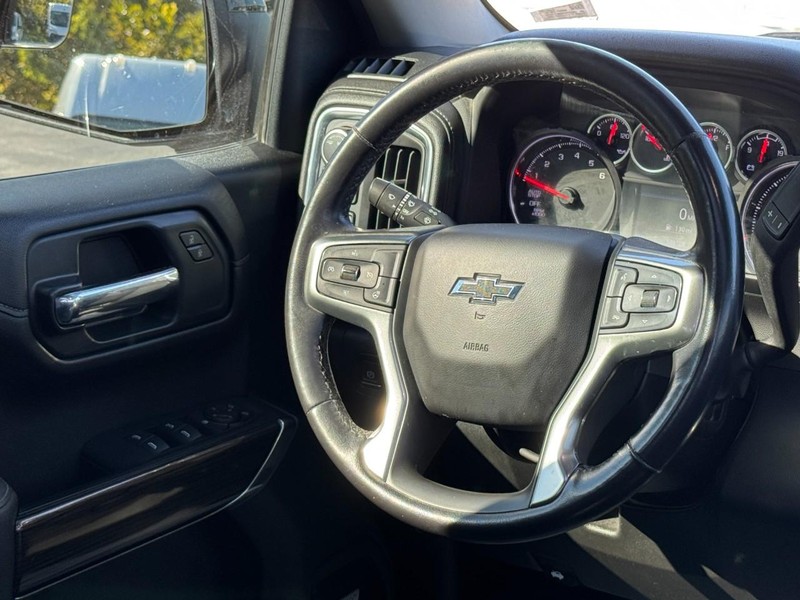 Chevrolet Silverado 1500 LTD Vehicle Full-screen Gallery Image 13