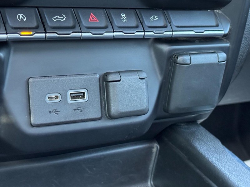 Chevrolet Silverado 1500 LTD Vehicle Full-screen Gallery Image 20