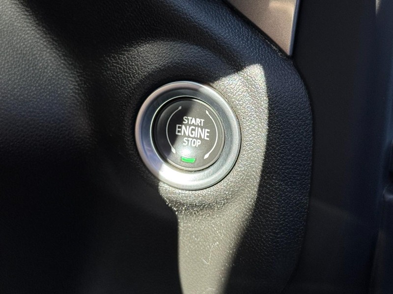 Chevrolet Silverado 1500 LTD Vehicle Full-screen Gallery Image 21