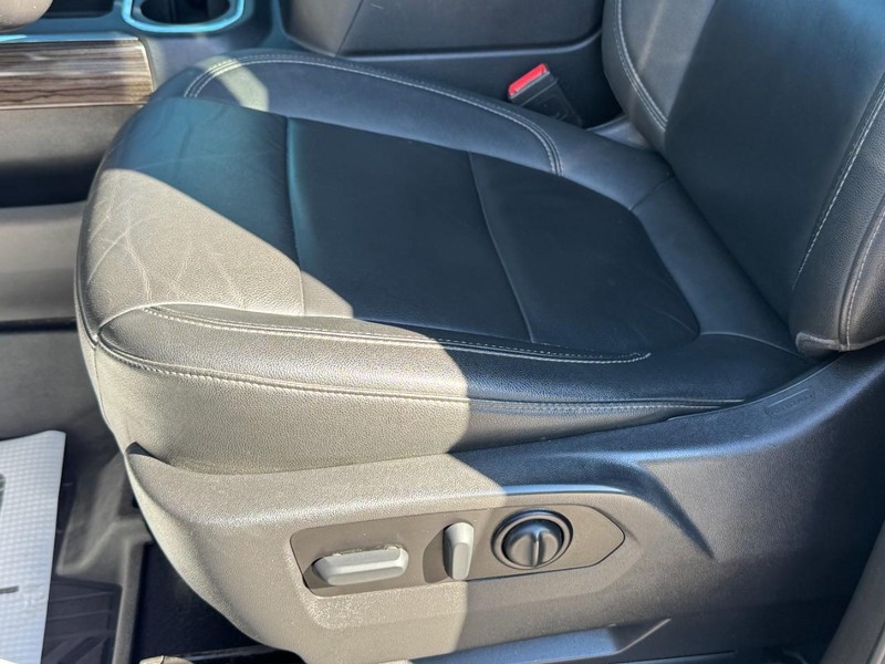 Chevrolet Silverado 1500 LTD Vehicle Full-screen Gallery Image 25