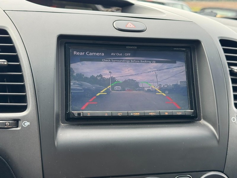 Kia Forte Vehicle Full-screen Gallery Image 20