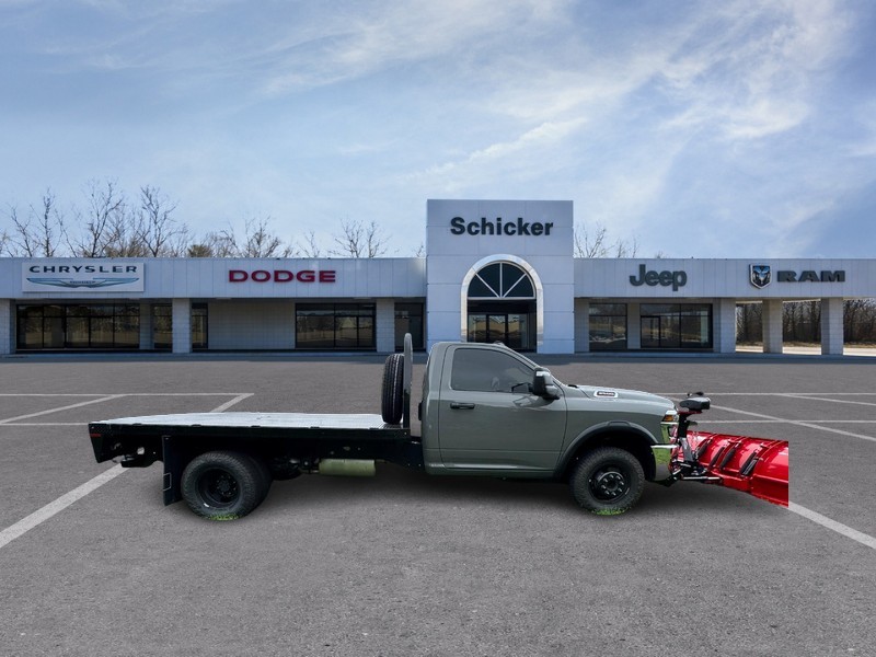Ram 3500 Chassis Cab Vehicle Full-screen Gallery Image 02