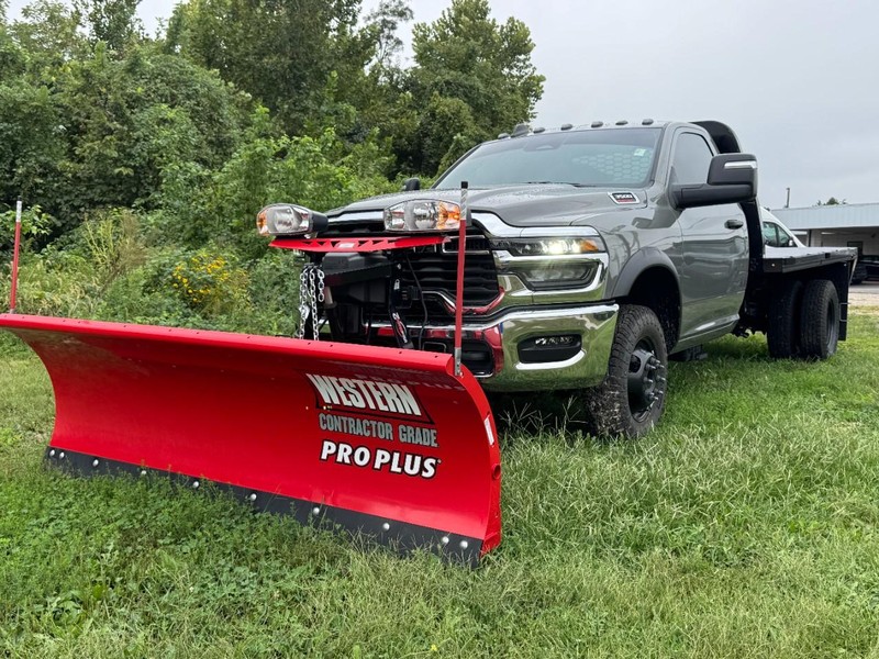 Ram 3500 Chassis Cab Vehicle Full-screen Gallery Image 07