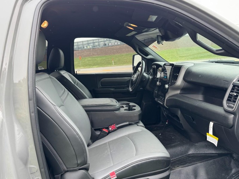Ram 3500 Chassis Cab Vehicle Full-screen Gallery Image 10