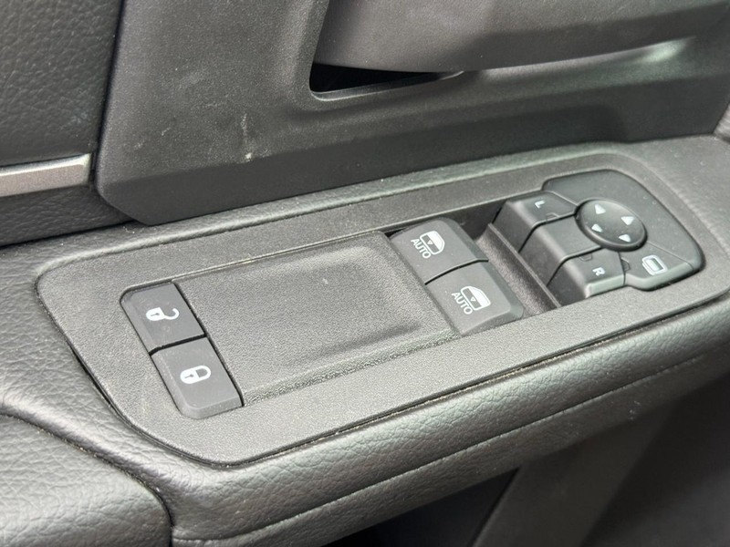 Ram 3500 Chassis Cab Vehicle Full-screen Gallery Image 22