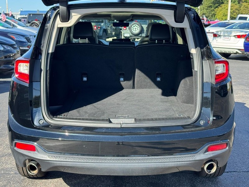 Acura RDX Vehicle Full-screen Gallery Image 05