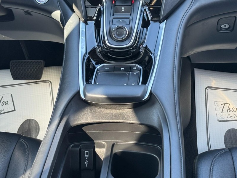 Acura RDX Vehicle Full-screen Gallery Image 14
