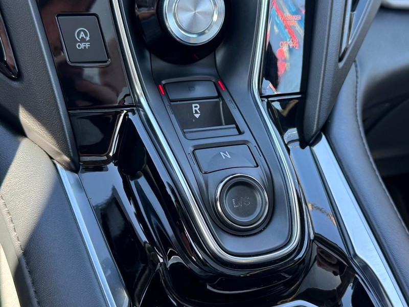 Acura RDX Vehicle Full-screen Gallery Image 20