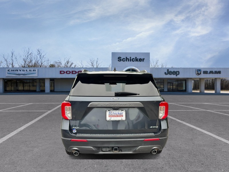 Ford Explorer Vehicle Full-screen Gallery Image 04