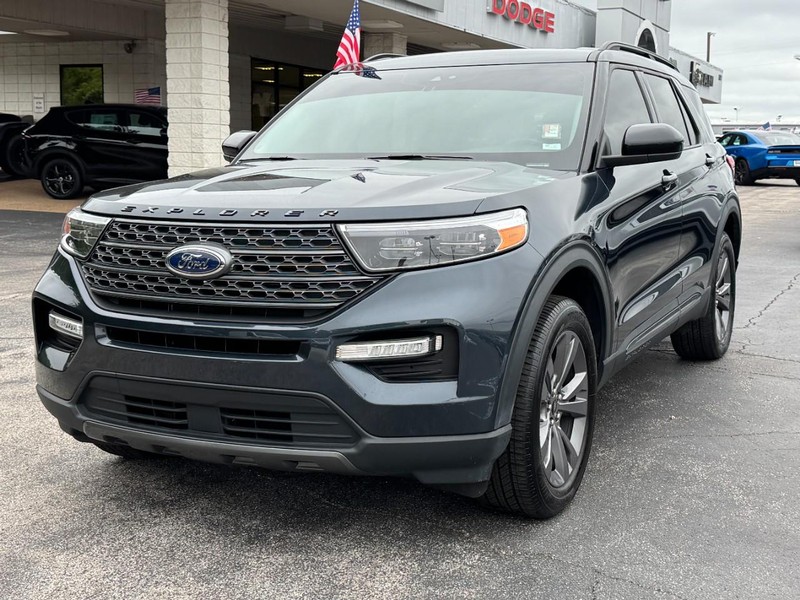 Ford Explorer Vehicle Full-screen Gallery Image 08