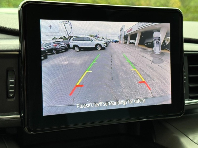 Ford Explorer Vehicle Full-screen Gallery Image 23