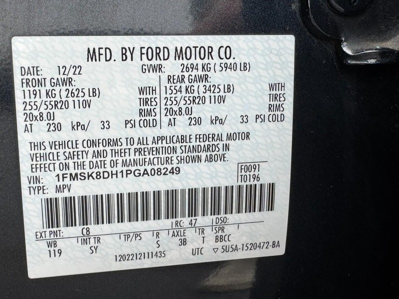 Ford Explorer Vehicle Full-screen Gallery Image 26