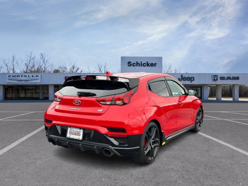 Hyundai Veloster Vehicle Full-screen Gallery Image 03