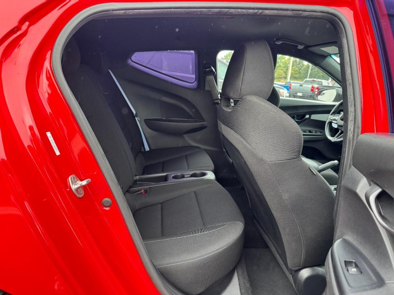Hyundai Veloster Vehicle Full-screen Gallery Image 10
