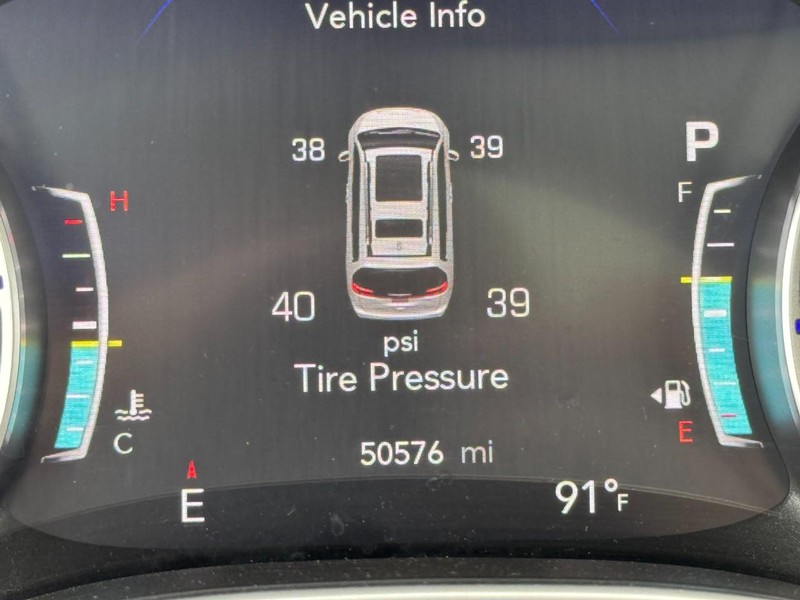 Chrysler Pacifica Vehicle Full-screen Gallery Image 20