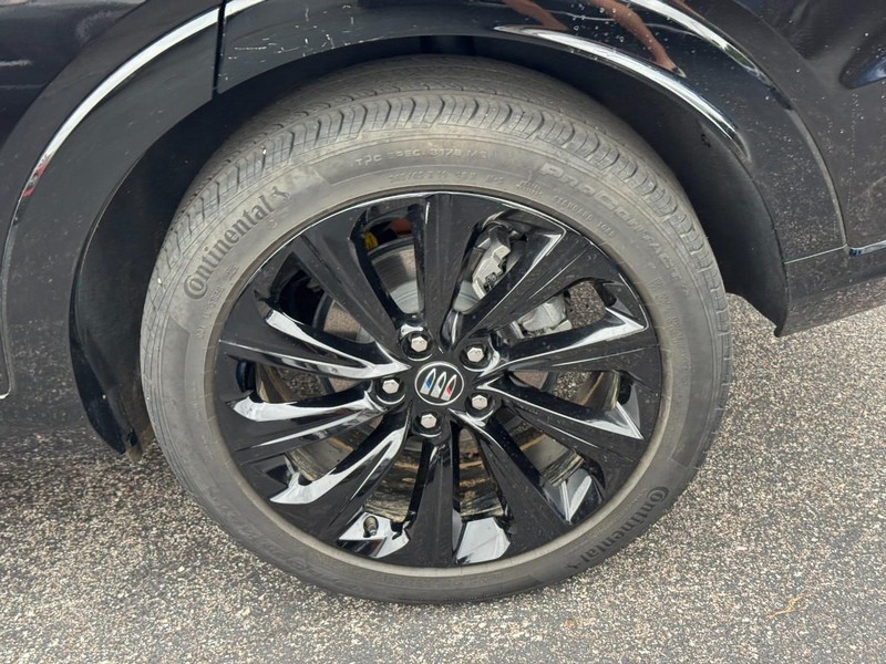 Buick Envista Vehicle Full-screen Gallery Image 07