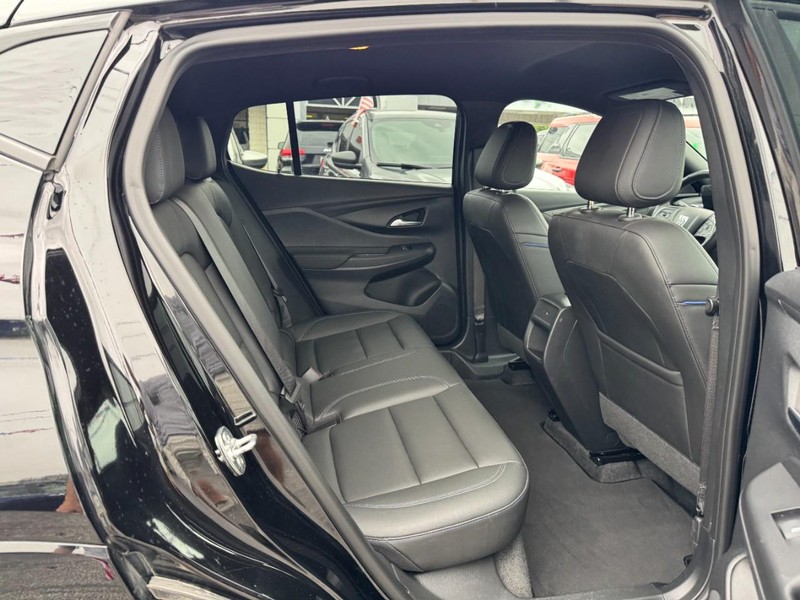 Buick Envista Vehicle Full-screen Gallery Image 10