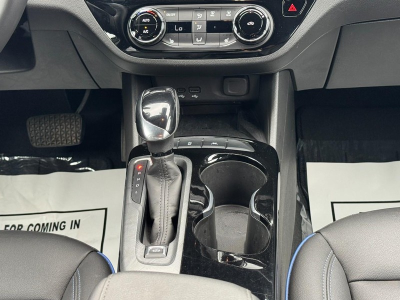Buick Envista Vehicle Full-screen Gallery Image 14