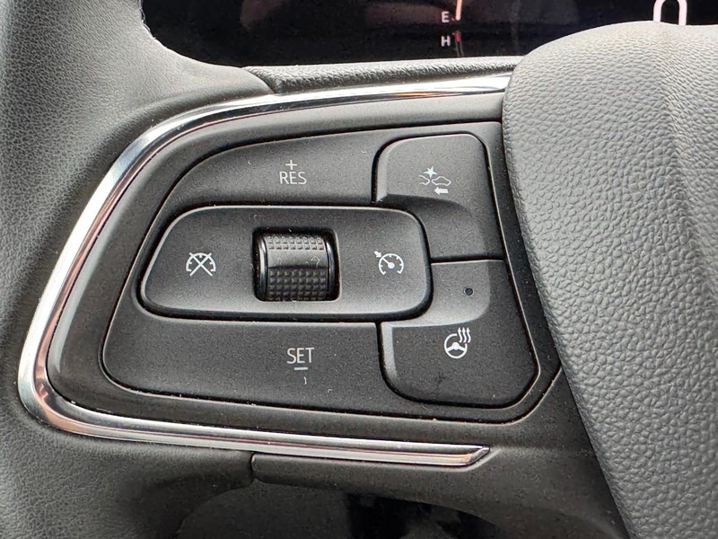 Buick Envista Vehicle Full-screen Gallery Image 16
