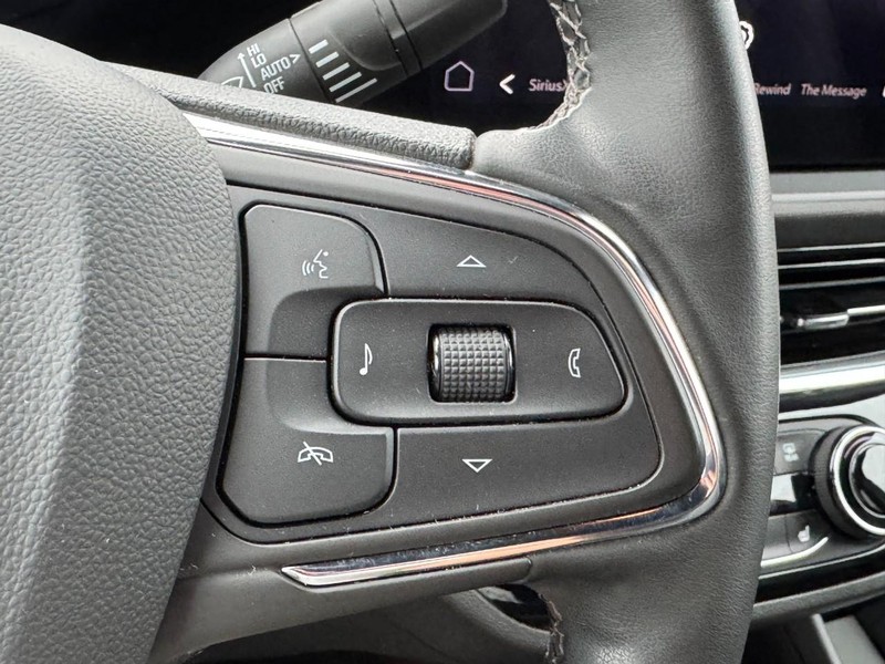 Buick Envista Vehicle Full-screen Gallery Image 17