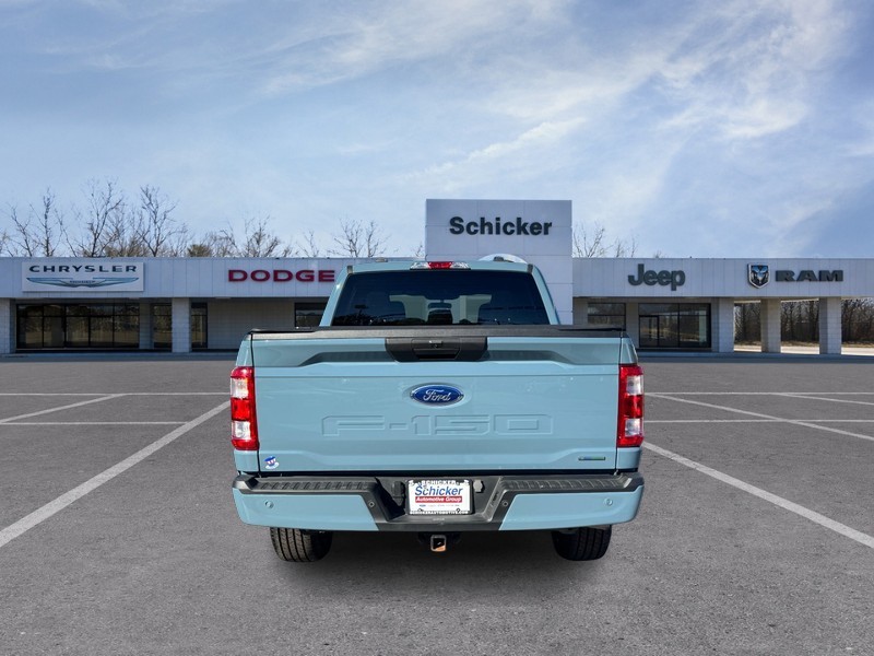 Ford F-150 Vehicle Full-screen Gallery Image 04