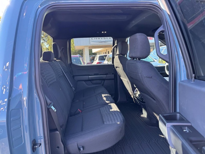 Ford F-150 Vehicle Full-screen Gallery Image 10