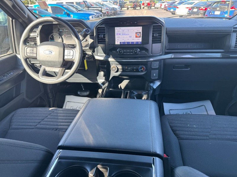 Ford F-150 Vehicle Full-screen Gallery Image 11