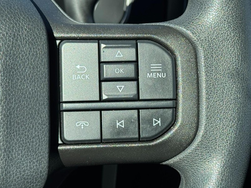Ford F-150 Vehicle Full-screen Gallery Image 17