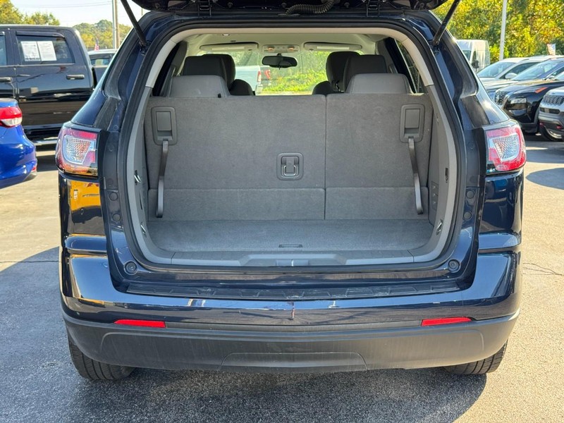 Chevrolet Traverse Vehicle Full-screen Gallery Image 05