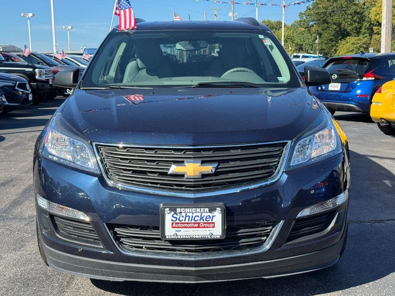 Chevrolet Traverse Vehicle Full-screen Gallery Image 09