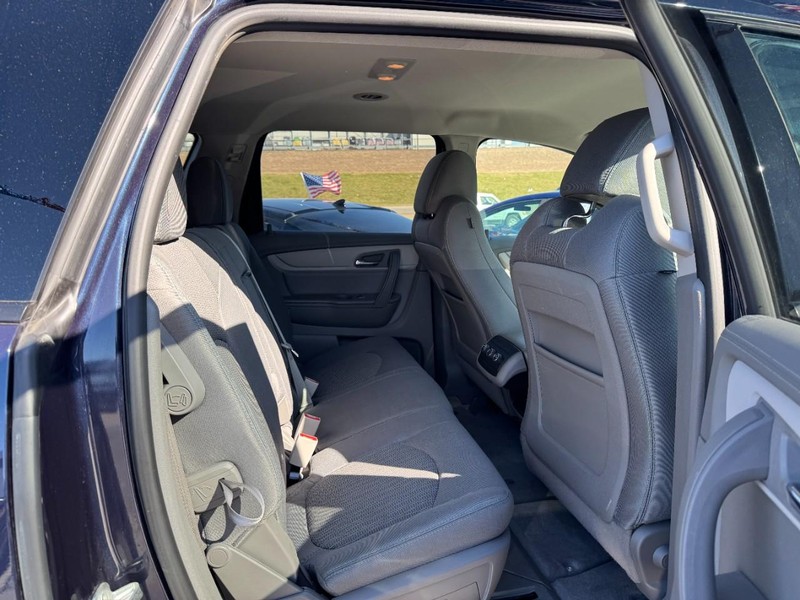 Chevrolet Traverse Vehicle Full-screen Gallery Image 10