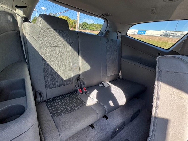 Chevrolet Traverse Vehicle Full-screen Gallery Image 11