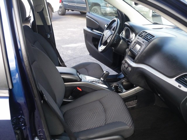 Dodge Journey Vehicle Full-screen Gallery Image 05