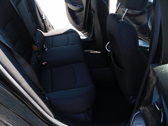 Chevrolet Malibu Vehicle Full-screen Gallery Image 06