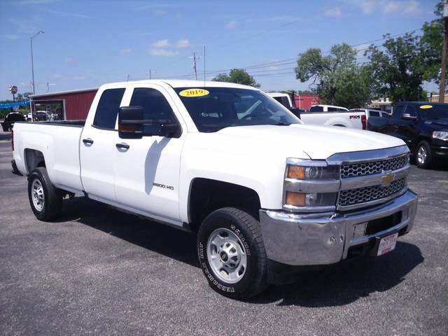 Chevrolet Silverado 2500HD Vehicle Full-screen Gallery Image 02
