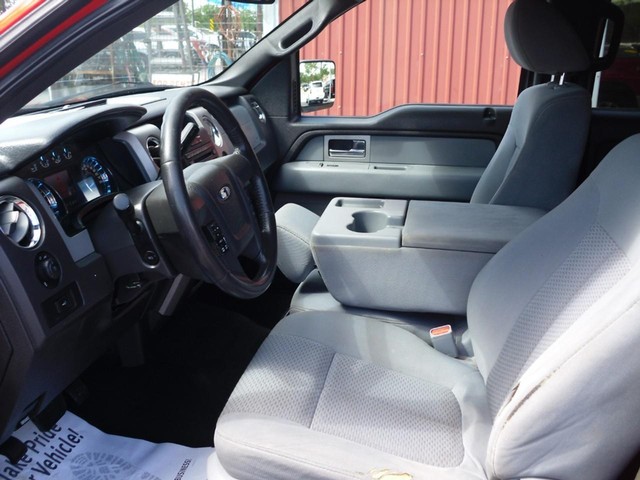 Ford F-150 Vehicle Full-screen Gallery Image 04