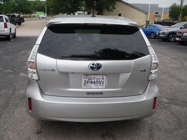 Toyota Prius V Vehicle Full-screen Gallery Image 03