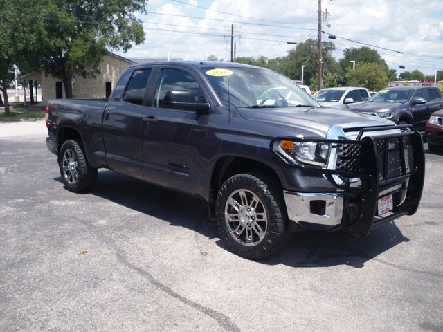 Toyota Tundra 4WD Truck Vehicle Full-screen Gallery Image 02